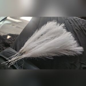 White Artificial Pampas Grass Feathers 10pcs Bundle